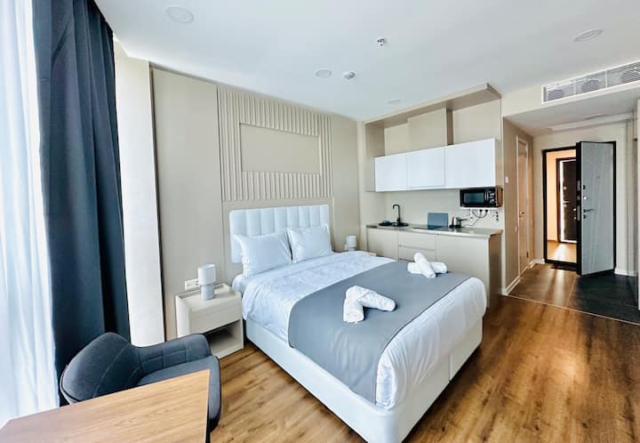 Ramada Tower Sea Views Apartment - バトゥミ