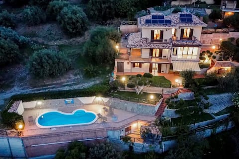 Annuncio Airbnb popolare: Villa "Scafa Alta" a Capo D'orlando