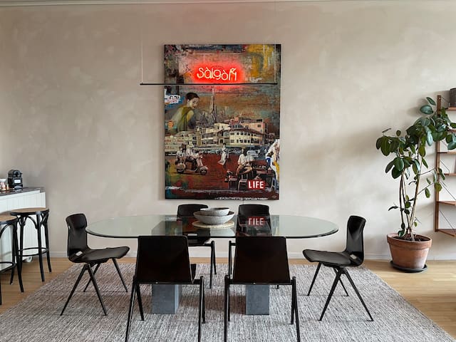 Stunning Riverview apartment gallery image 2