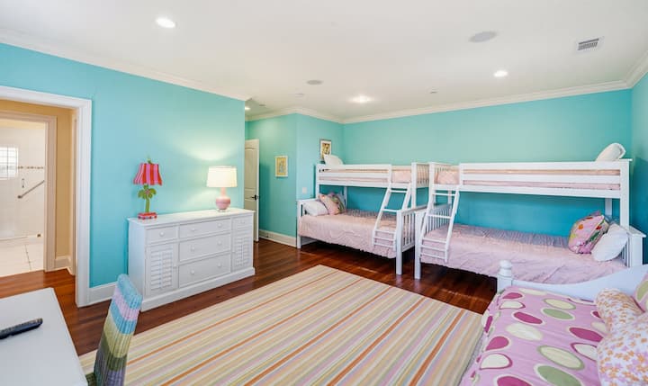 Kid's Room with 2 Bunkbeds both Twin over Double,  Trundle Bed with 2 Twins, Full En Suite Bathroom and access to Back Porch