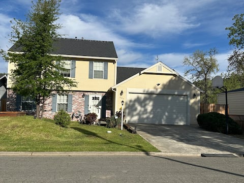 Spinnaker Getaway with kayaks/Pedal boat