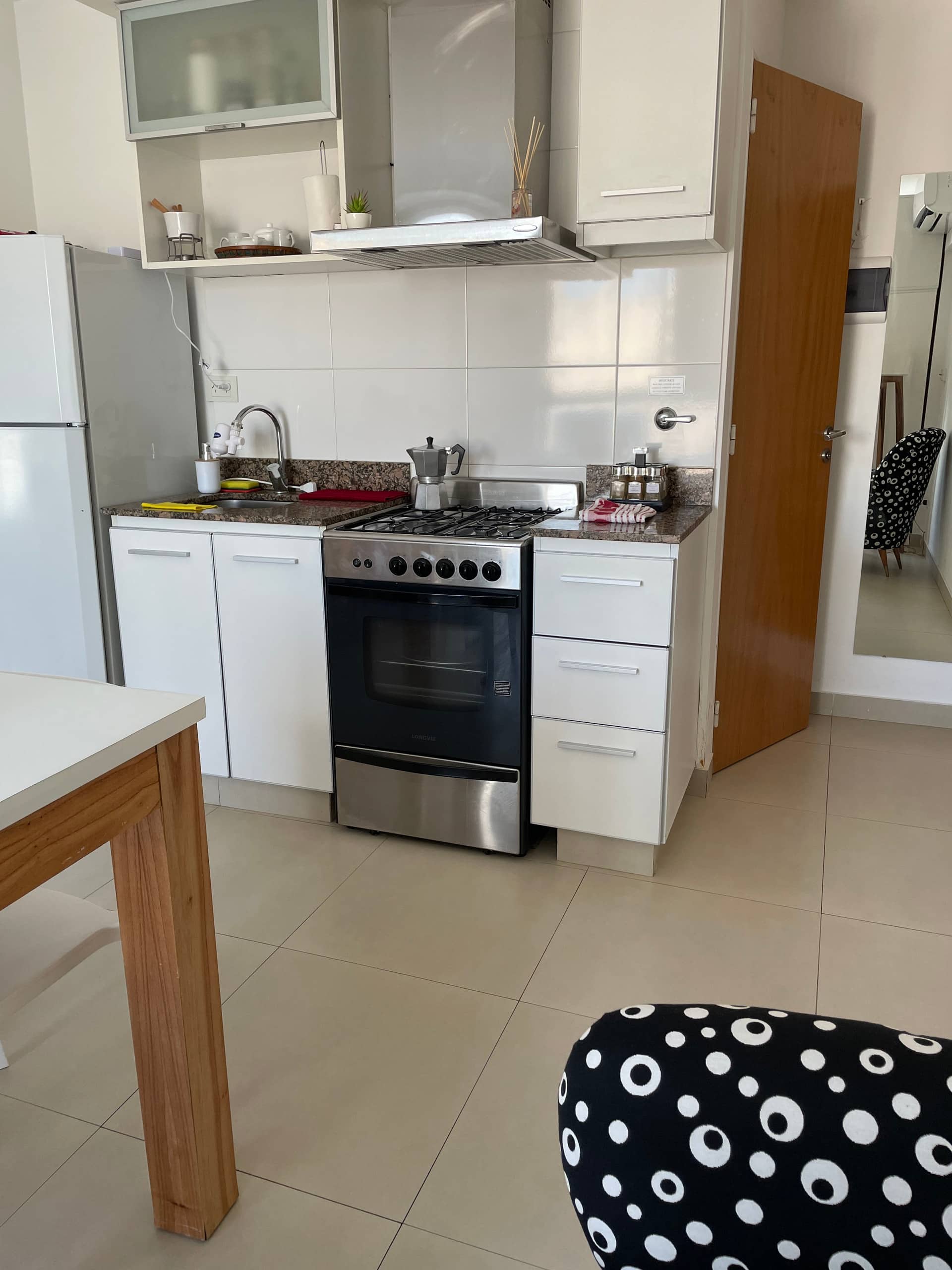 Furnished studio apartment in Monserrat
