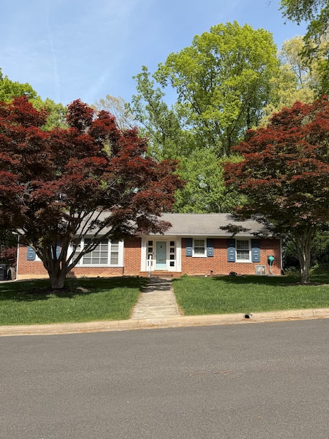 Welcoming 3bd/2ba near Averett