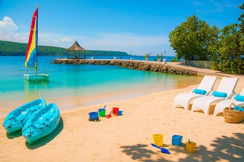 Beachfront 5br Villa Pool Watersports Staff