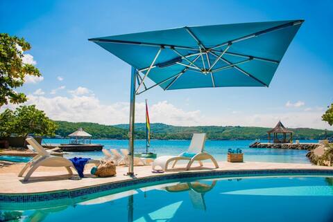 7-9 Bdr Private Beach Villa Staff Watersports