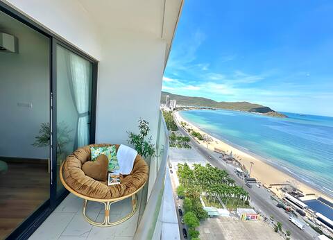Amazing seaview 1BR, High balcony, downtown by TYE