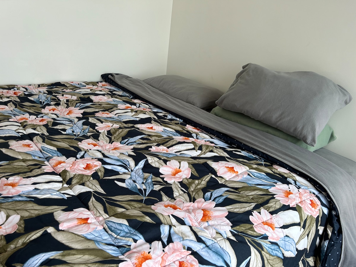 Брачен кревет (широк 180-220 см