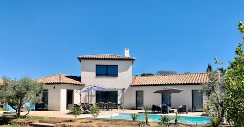 Villa contemporaine avec piscine