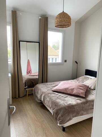 Maison moderne avec piscine gallery image 3