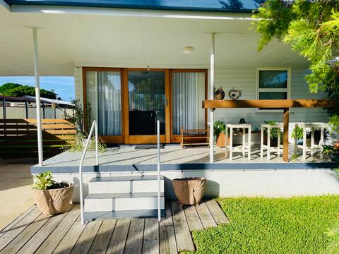 Popular Airbnb listing: Sunset on Bribie Island in Bongaree