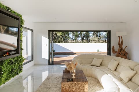 Luxury villa with pool, not overlooked