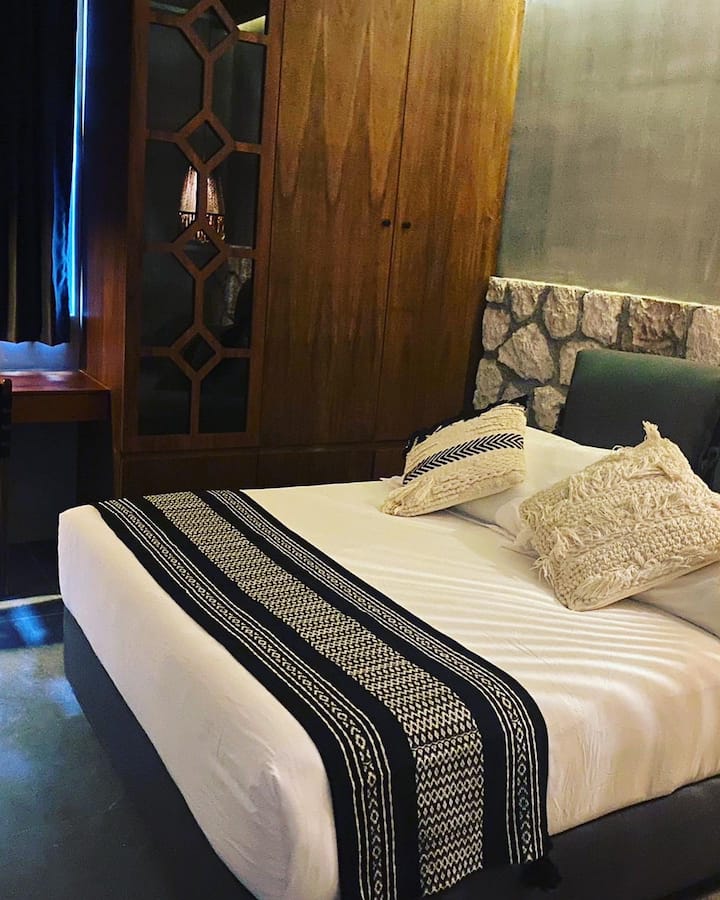 Bedroom, Queen Size Bed