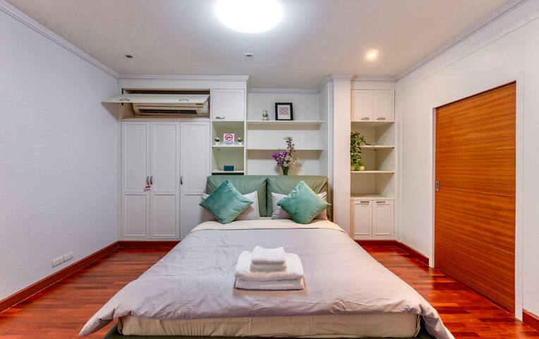 Sukhumvit Thonglor25 Swimming pool Villa素坤逸铜锣泳池别墅 gallery image 4