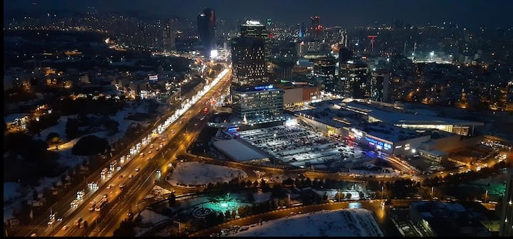 Sky-High Living: 2BR with Stunning View | Metro