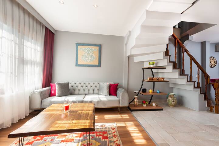 3+1 Duplex Apartment Wıth Little Hagia Sophia View gallery image 3