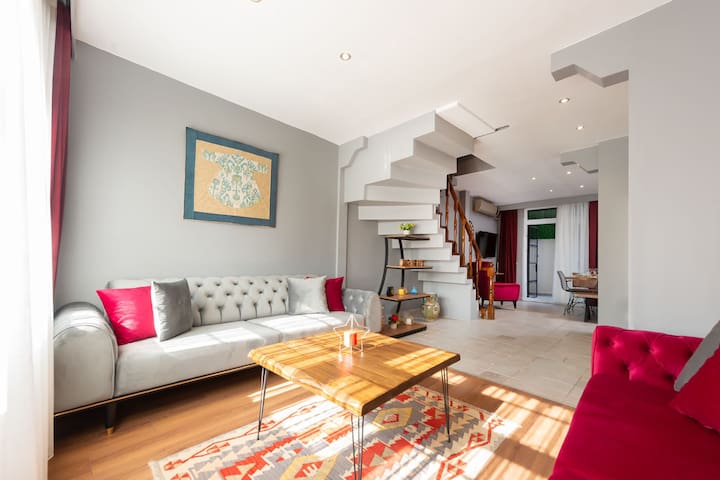 3+1 Duplex Apartment Wıth Little Hagia Sophia View