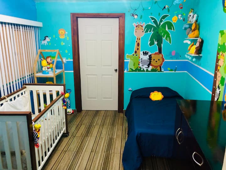 Tafadhali thibitisha ikiwa kuna watoto wa kuweka kitanda cha mtoto.