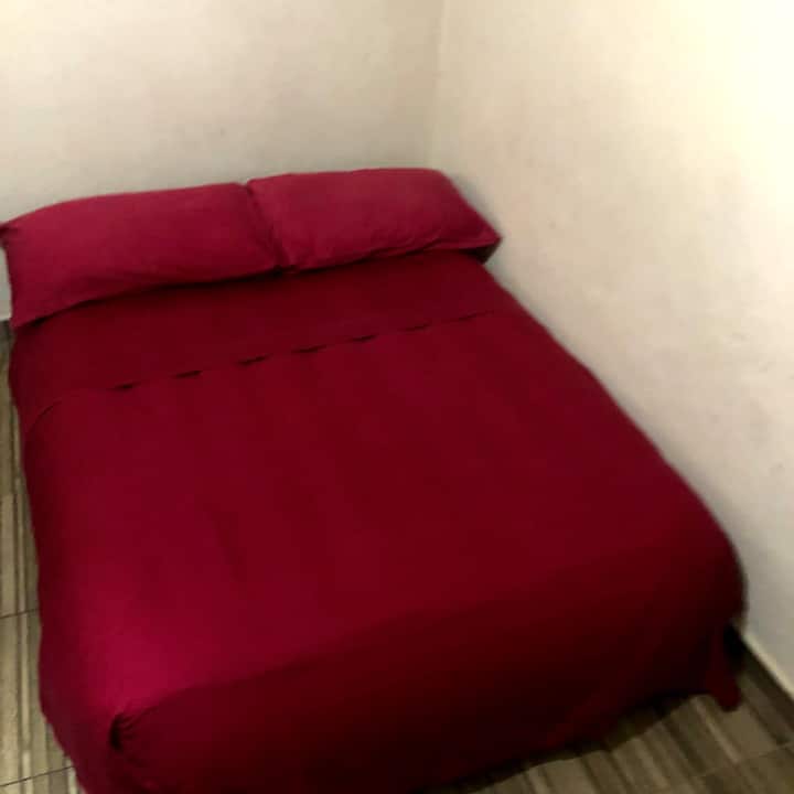 Godoro la Luxury Queen size inflatable, double height, velvety, support 350kg. Starehe sana, inafaa watu wazima wawili kikamilifu.