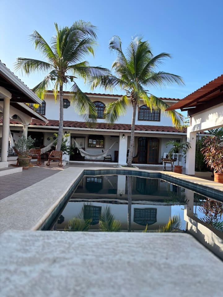 Exclusive Villa with pool, and beach minutes away