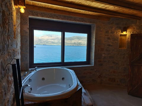 Luxury Suite of Villa Lagkadaki