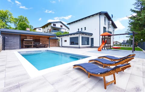 Beautiful home in Karlovac with sauna