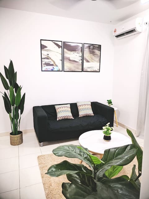 [2BR,6Pax] Skyscape Suite KLIA:Free WiFi&Netflix