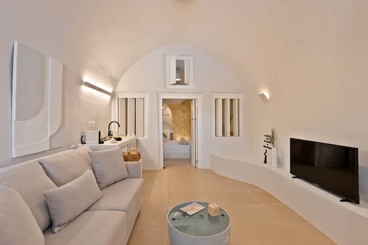 White Whisper - Santorini
