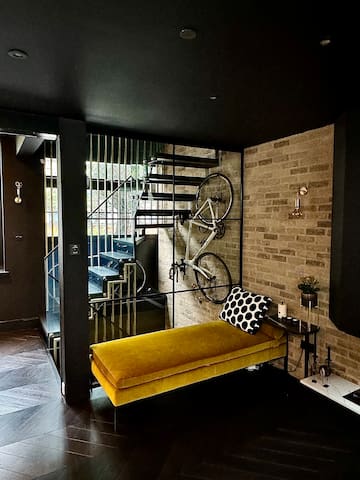 The Black Mews | Hyde Park | Luxurious | Peaceful