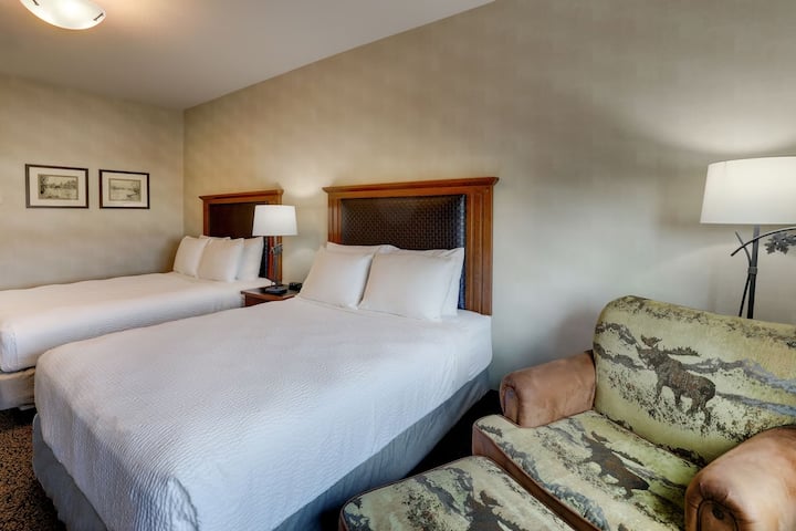 Stoney Creek Sioux, Deluxe 2 Queen Beds, Parking - Sioux City, IA