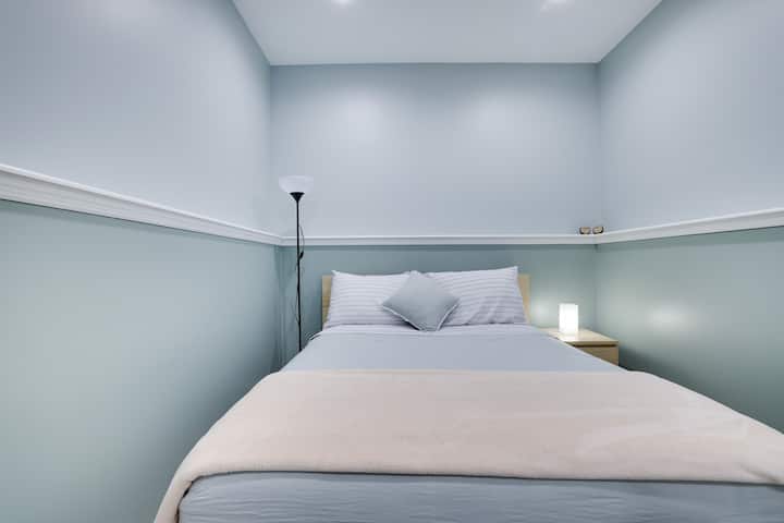 Еден дополнителен брачен кревет (широк 150-179 см) во семејна соба 