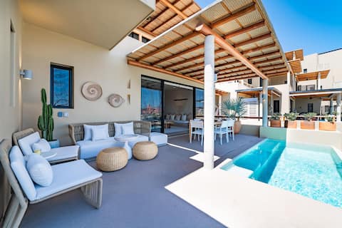 Oceanview, private pool, beach, onsite amenities