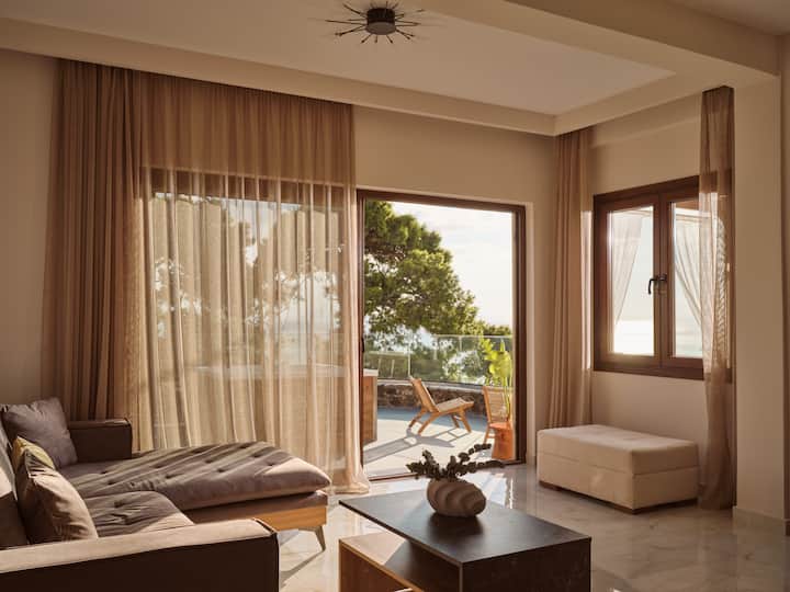 Strada Castello Villa - Kalamaki