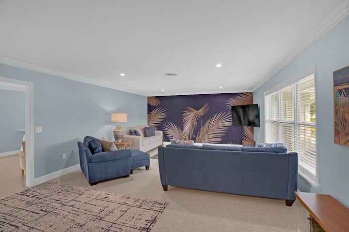 Lrg Pool-tropical-near Beach-2 Kings-lrg Kitchen - Vero Beach, FL