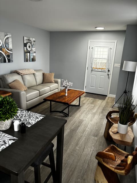 Charming Oasis:Modern Tiny Home by Stay in the Bay