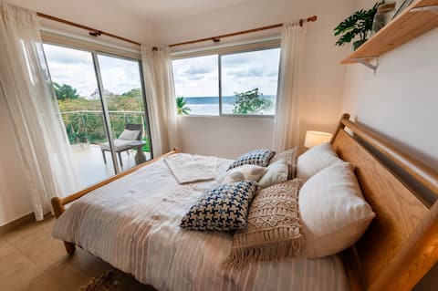 Sunset Paradise in Bejuco Beachfront Condo