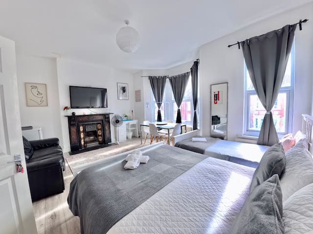 Full House 5 Rooms 3 Bath London