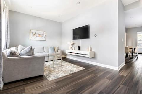 30% off 15 to 17 Cozy 2BR 15 Min to Manhattan!