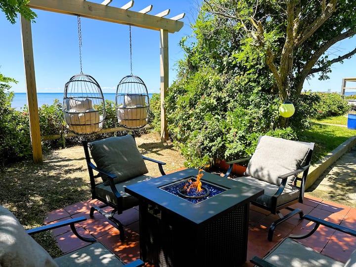 Castaway Cottage~small Waterfront Cottage - Cape Cod, MA