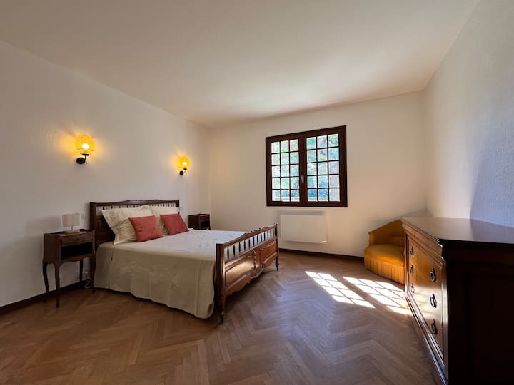 غرفة النوم 1