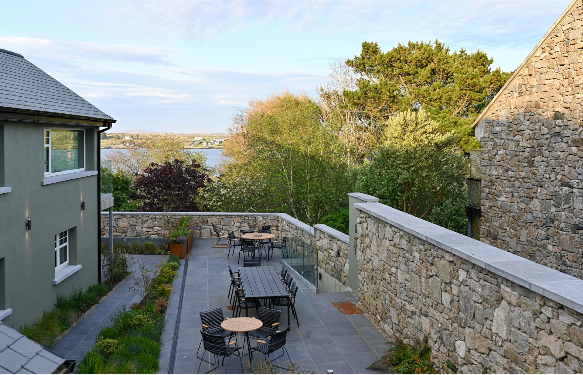 Luxury Townhouse in Roundstone with Sea Views — photo 2