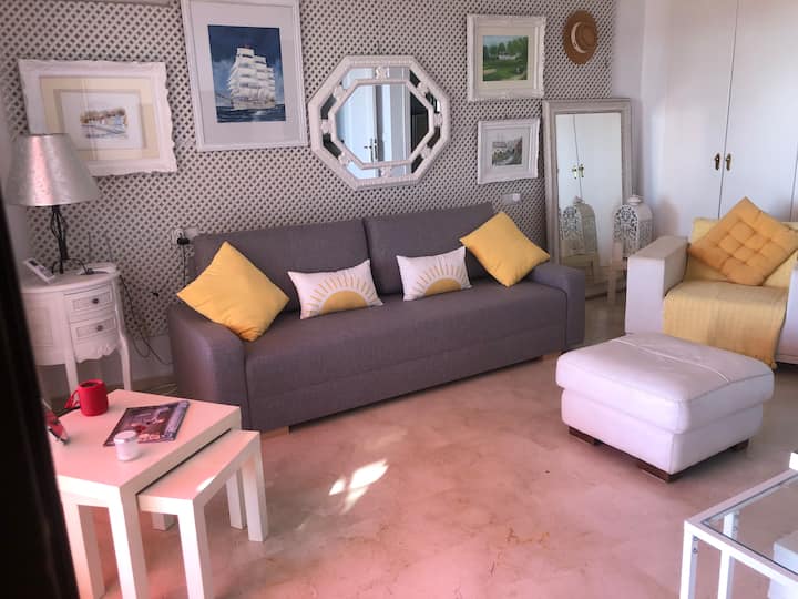 Golf Resort Studio Apartment With Sea Views - Pilar de la Horadada