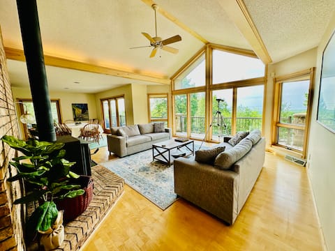 Private Cabin | Lake & Island Views w/ Sauna