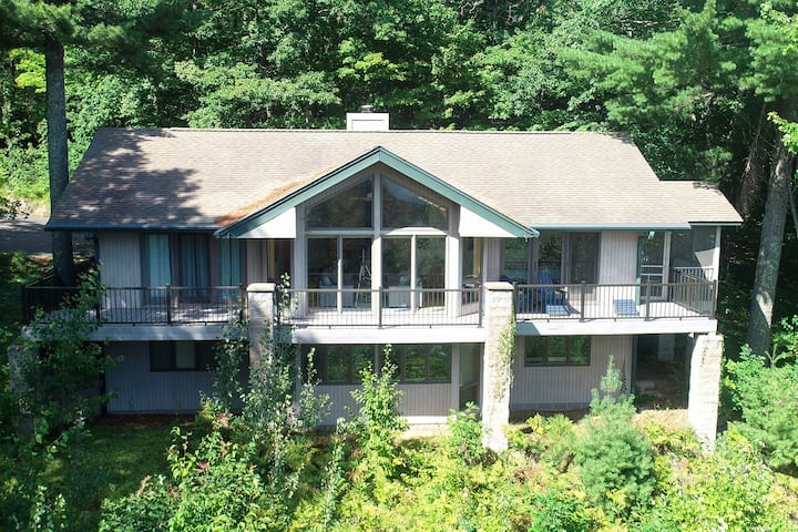 Great Views above Bayfield, Modern, private home!