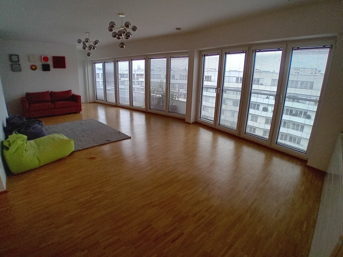 Top Airbnb: Modern 120qm. Apartment. in Obere Au