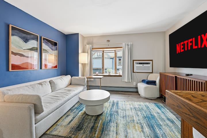Private Parking, 5 Blocks From South Shore Beach - Milwaukee, WI