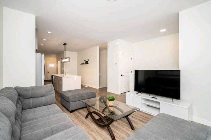 3 Bedroom 2.5 Bath near Airport