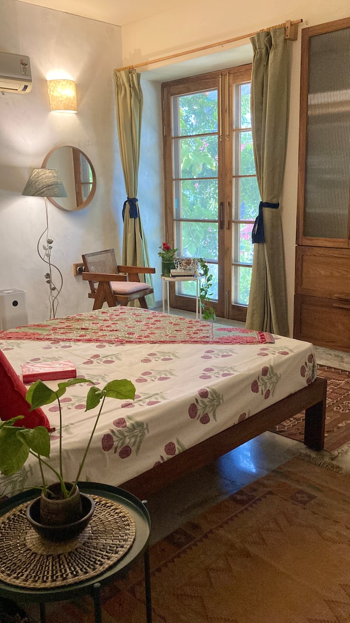 Forest Caopy Stay W Pvt Balcony Sec 13 Chandigarh - Chandigarh