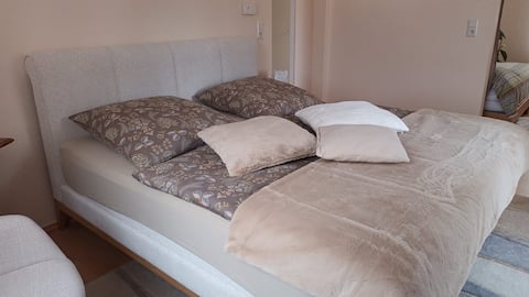 Popular Airbnb listing: Apartment with a view in Neustadt An Der Weinstraße