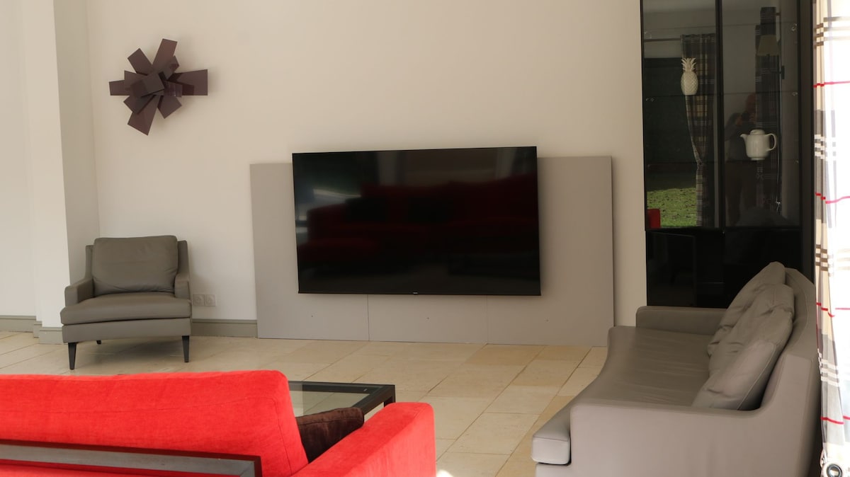 Airbnb performant: House view of Pont de Normandie. à Honfleur