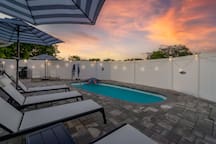 Sundaze - 6400 114th St